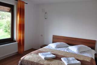 Дома для отпуска Casa din Livada Пределуц Дом с 4 спальнями-100